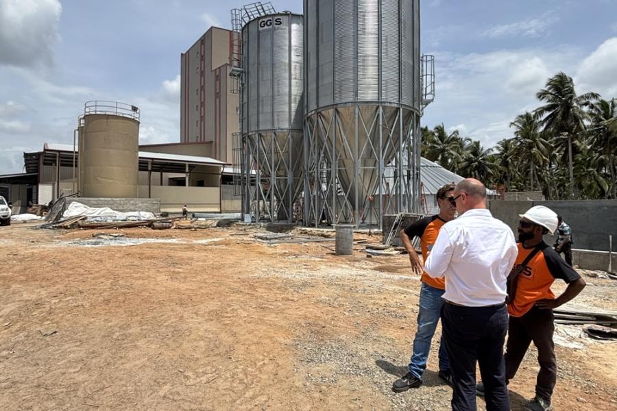 Sri Lanka - 03 - Corn - Silo storage